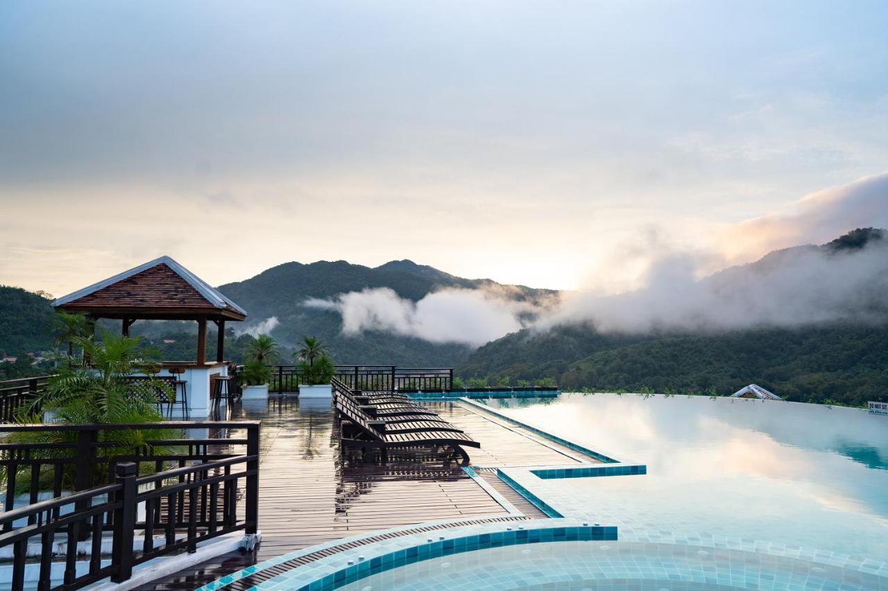 Le Grand Pakbeng Hotel Buitenkant foto