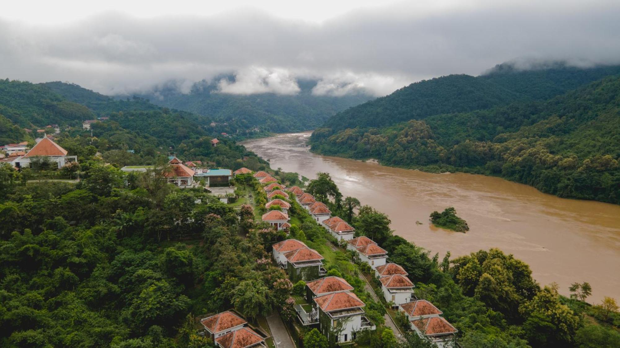 Le Grand Pakbeng Hotel Buitenkant foto